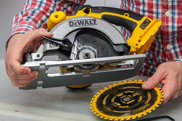 تعویض تیغه در صورت نیاز