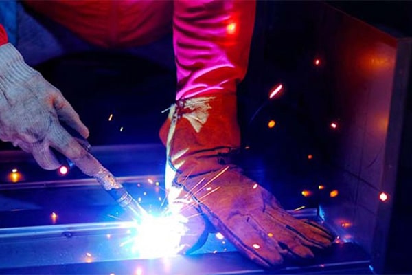 مهمترین نکات ایمنی در جوشکاری ورقه‌های نازک فلزی