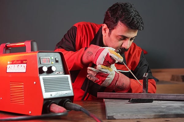 چرا تنظیم آمپر اینورتر جوشکاری اهمیت دارد؟