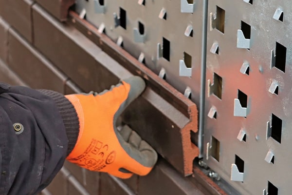 کنترل نهایی و آماده سازی جهت اجرای نما