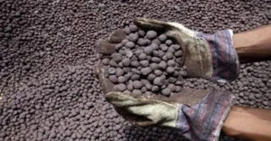 آهن اسفنجی چیست و چگونه تولید می‌شود؟